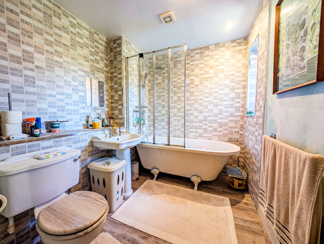 Property image 12 of 21