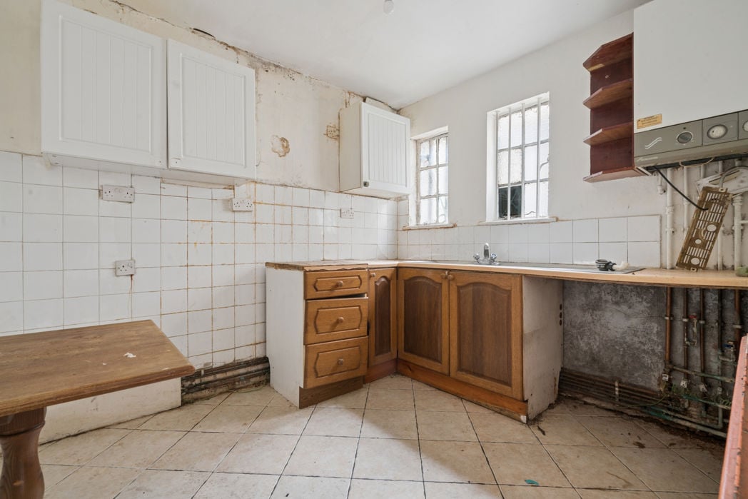 Property image 25 of 33