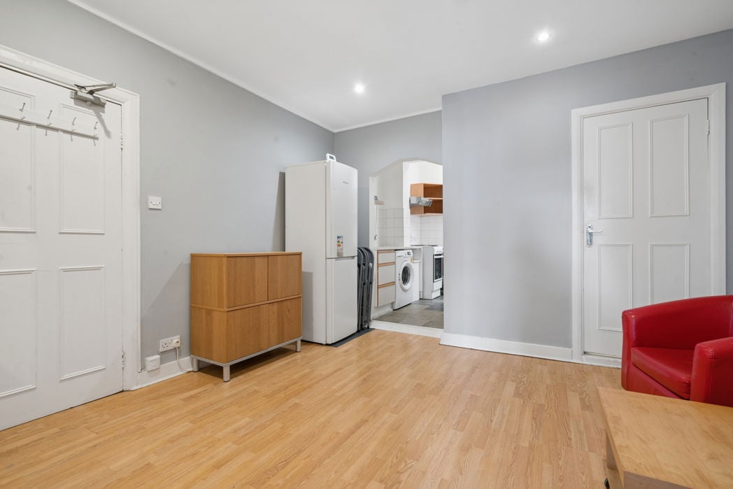 Property image 11 of 33