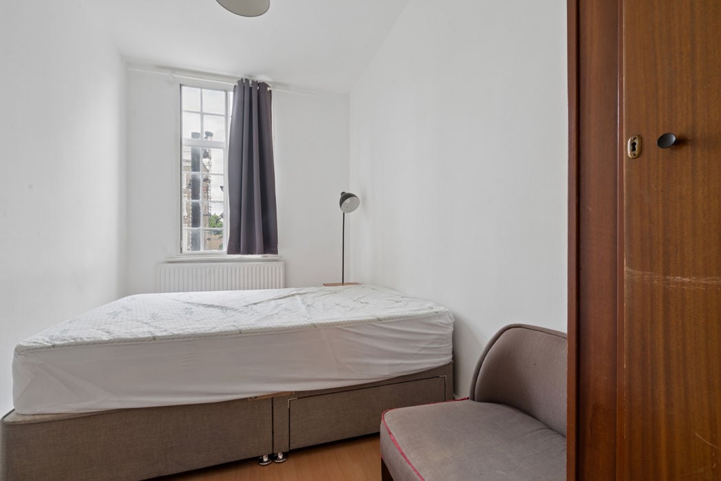 Property image 15 of 33