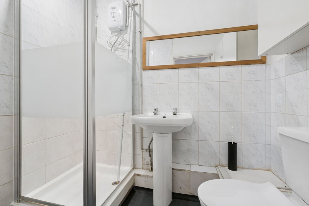 Property image 14 of 33