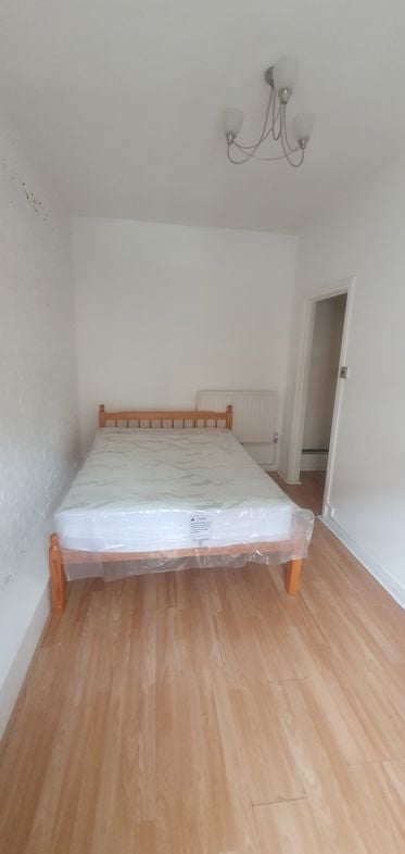 Property image 17 of 33
