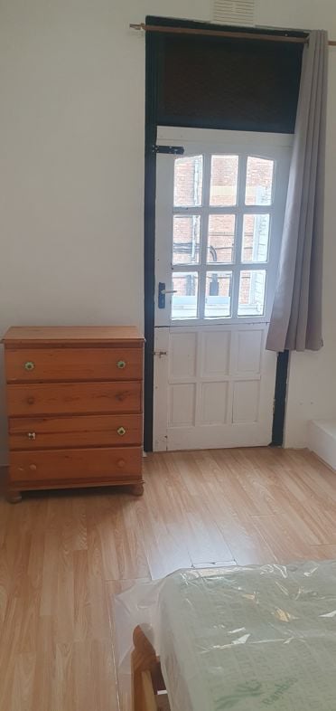 Property image 16 of 33