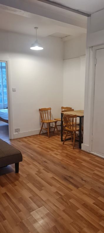 Property image 8 of 33