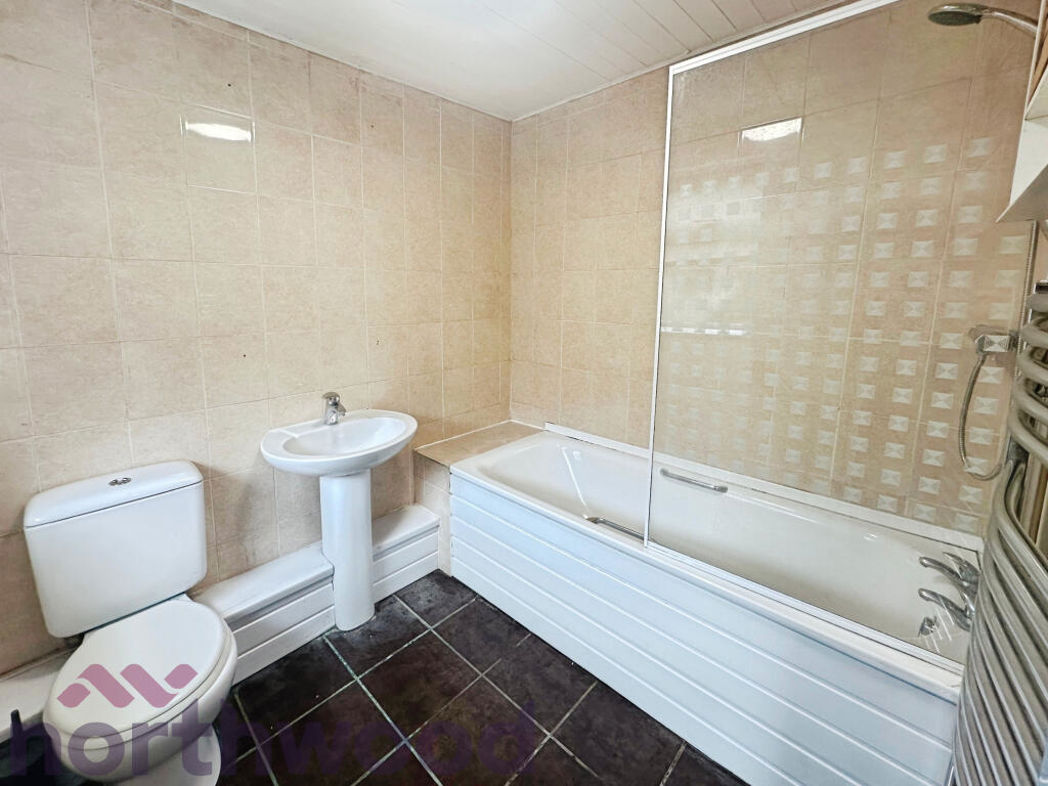 Property image 8 of 15