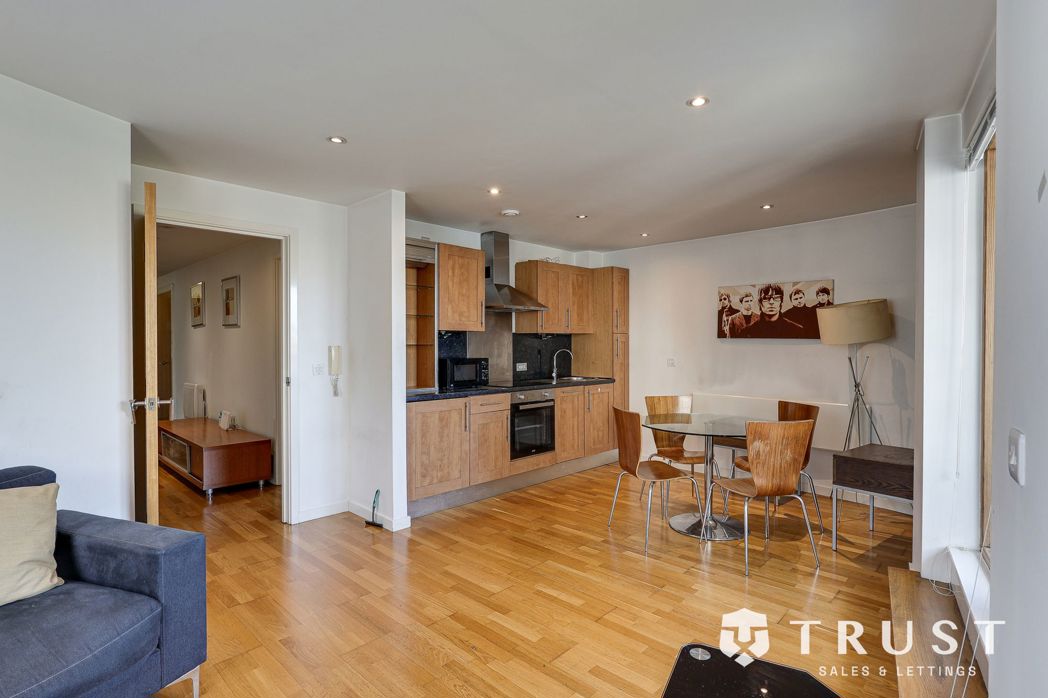 Property image 6 of 46