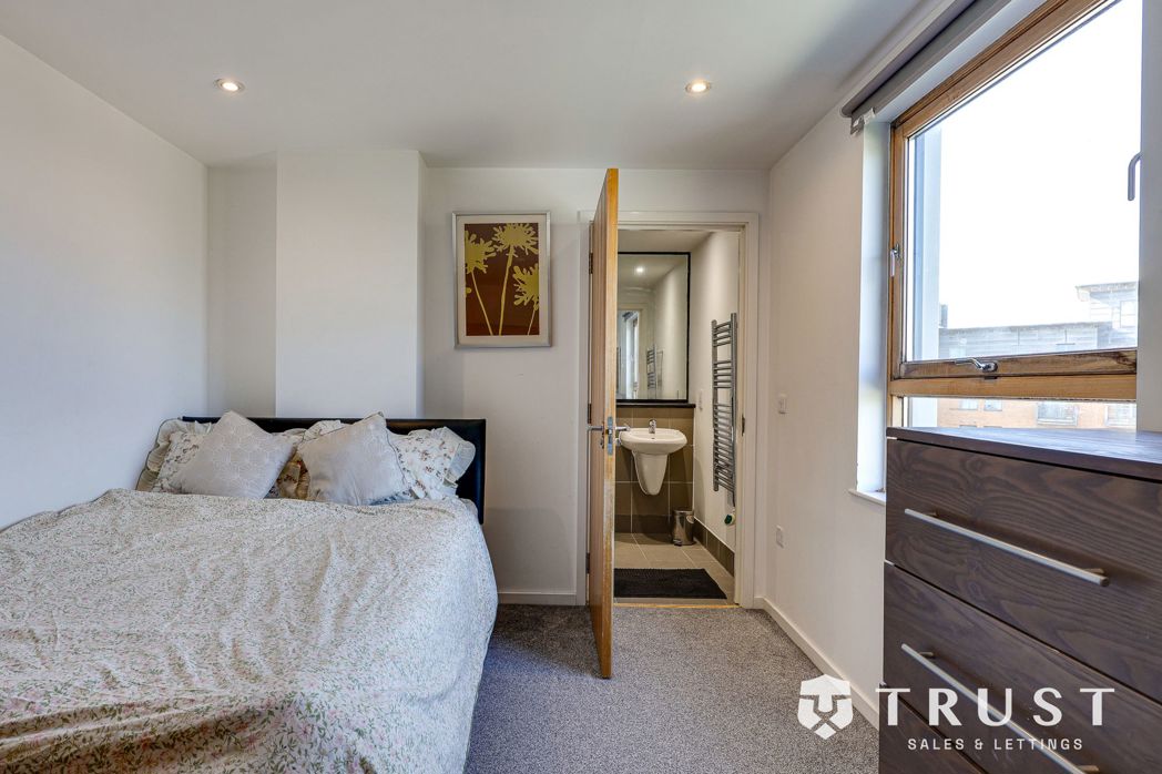 Property image 17 of 46