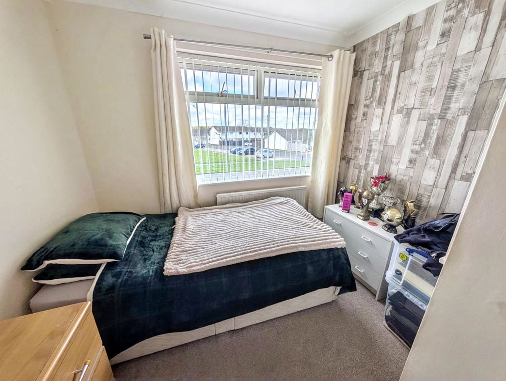 Property image 8 of 9