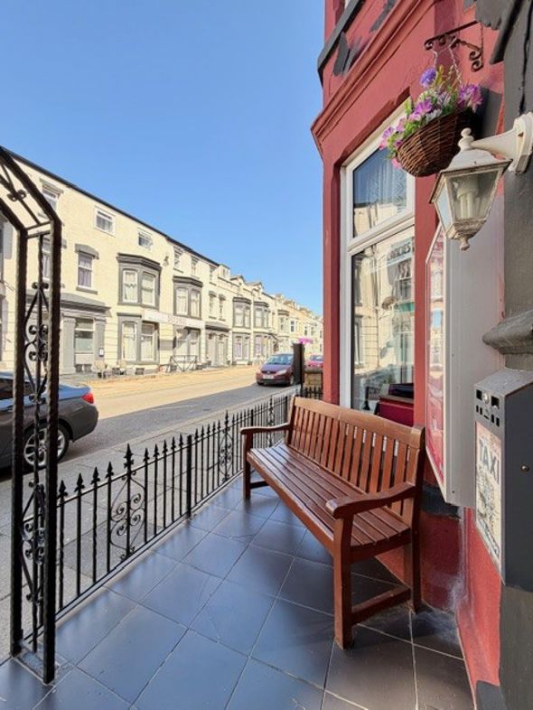 Property image 2 of 23