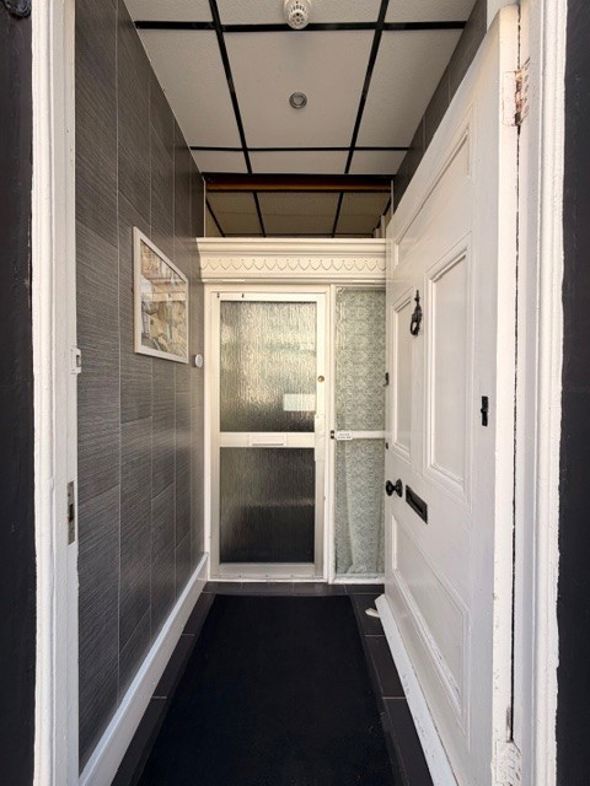 Property image 3 of 23