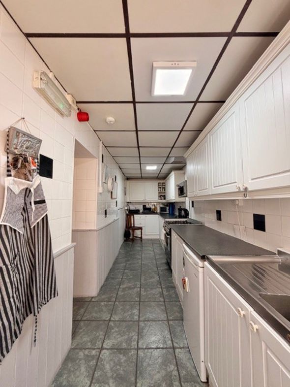 Property image 10 of 23