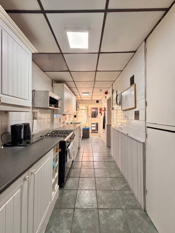 Property image 11 of 23