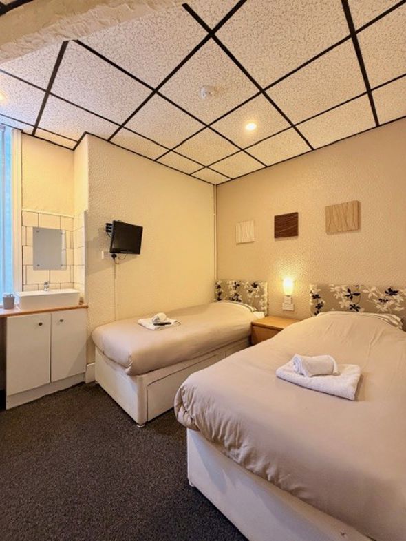 Property image 17 of 23