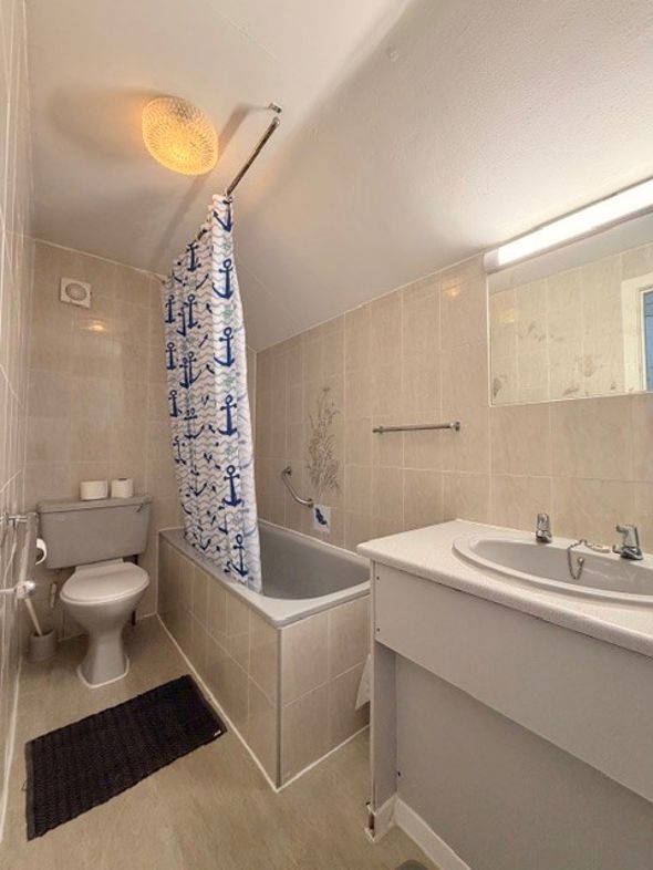 Property image 28 of 45