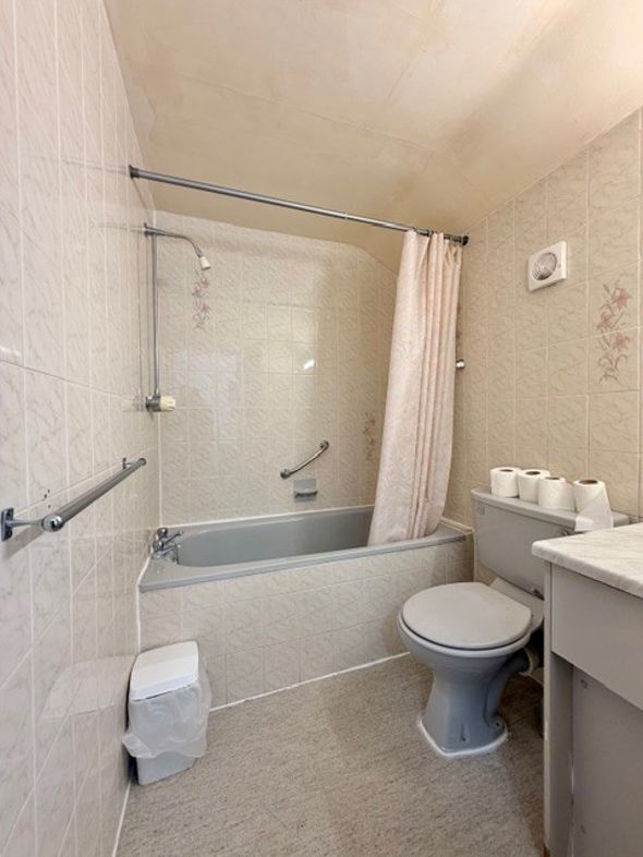 Property image 32 of 45