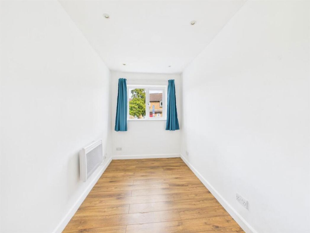 Property image 4 of 9
