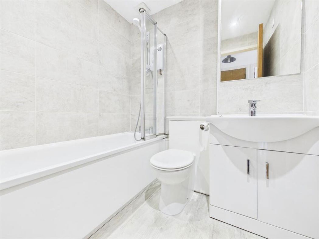Property image 6 of 9