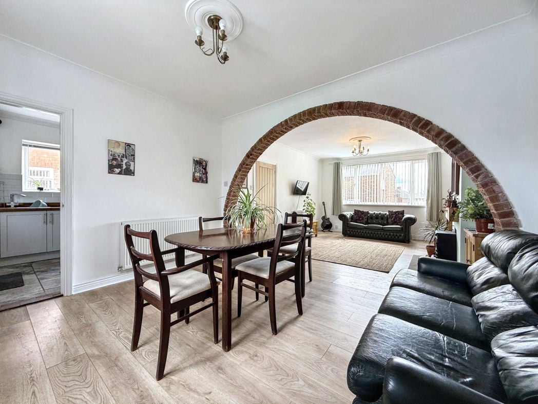 Property image 6 of 25