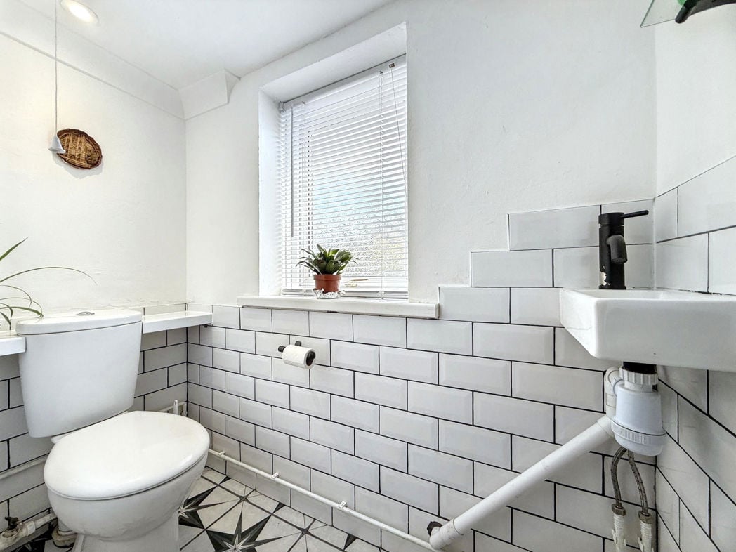 Property image 11 of 25