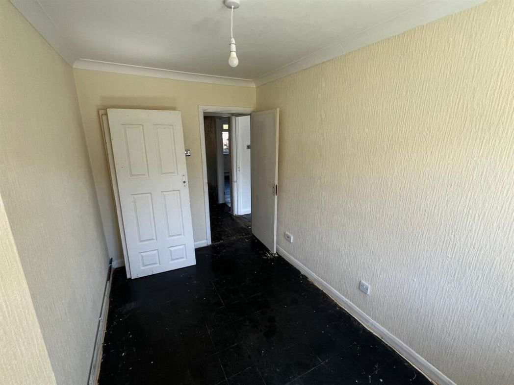 Property image 11 of 21