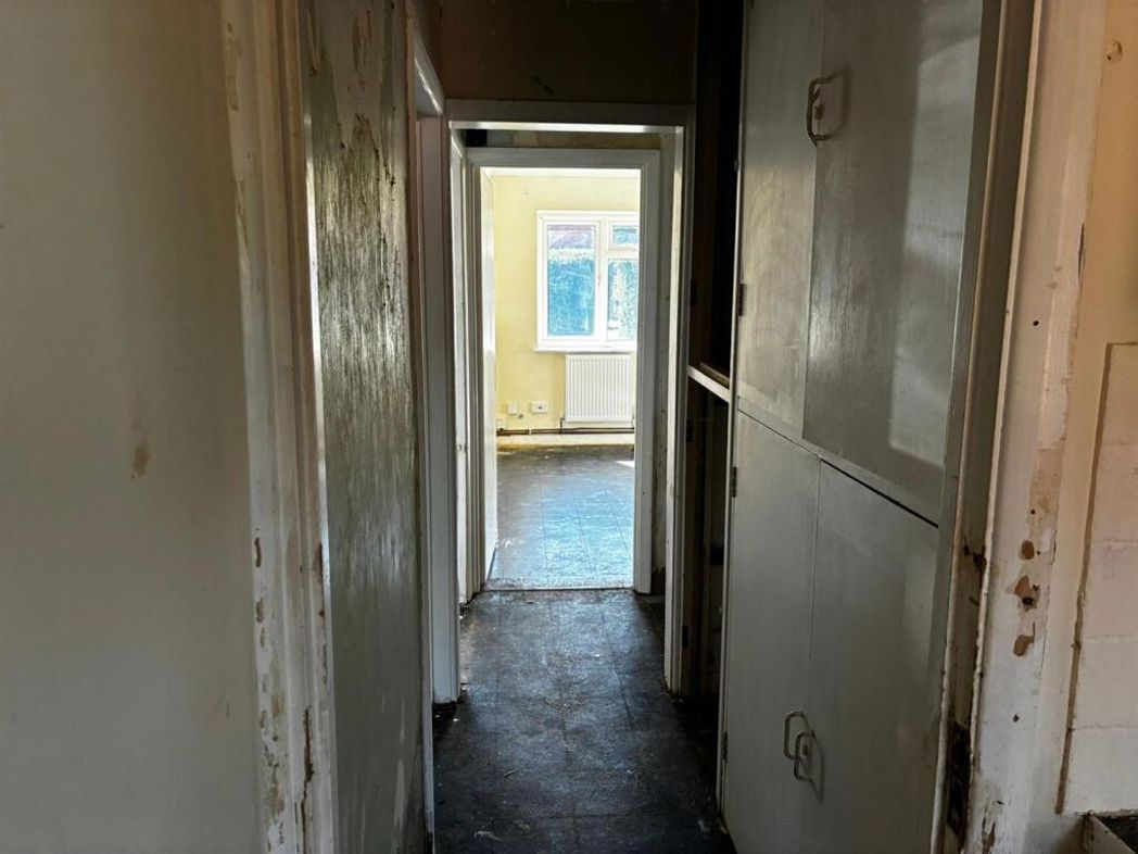 Property image 12 of 21