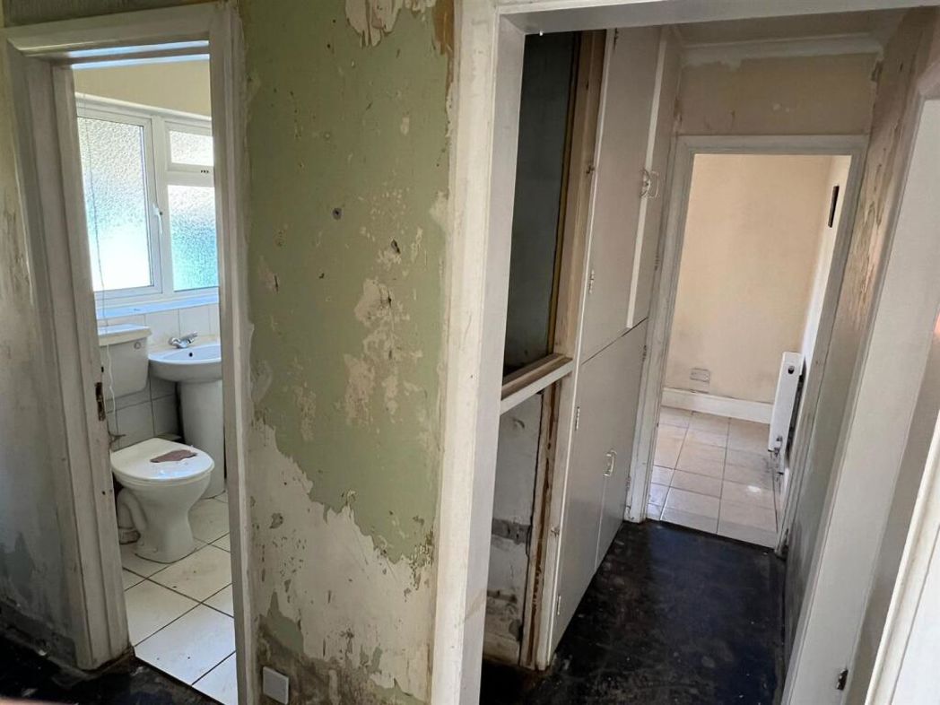 Property image 16 of 21
