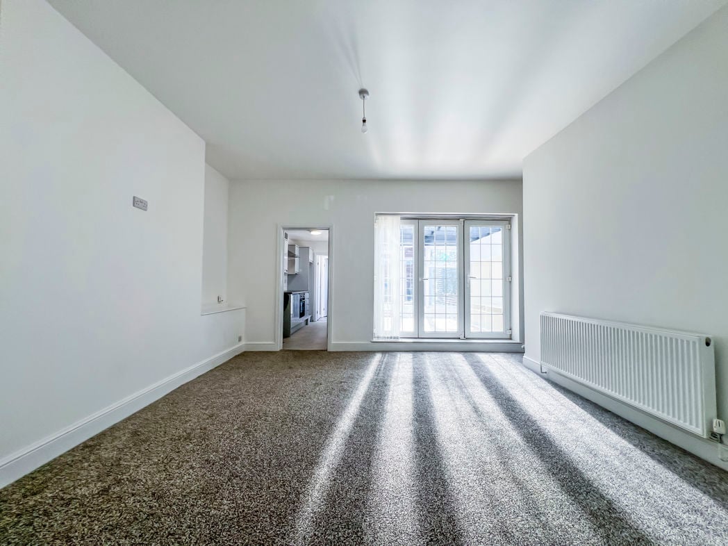 Property image 5 of 28