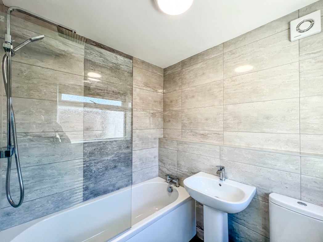 Property image 12 of 28