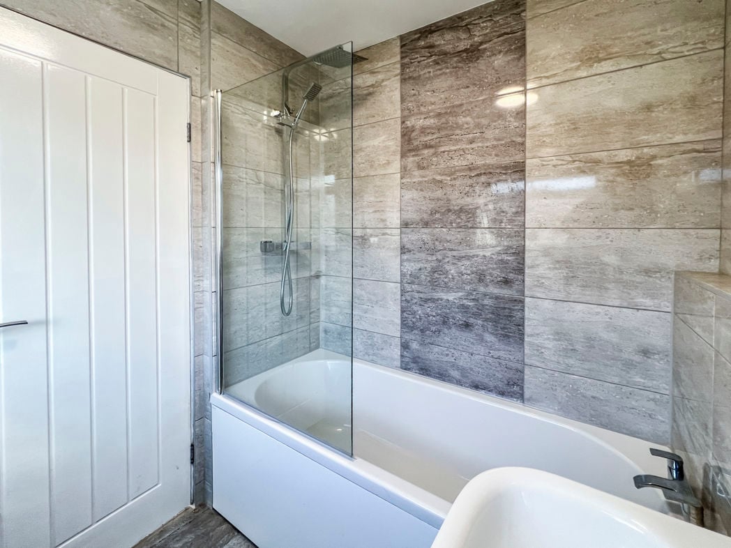 Property image 11 of 28