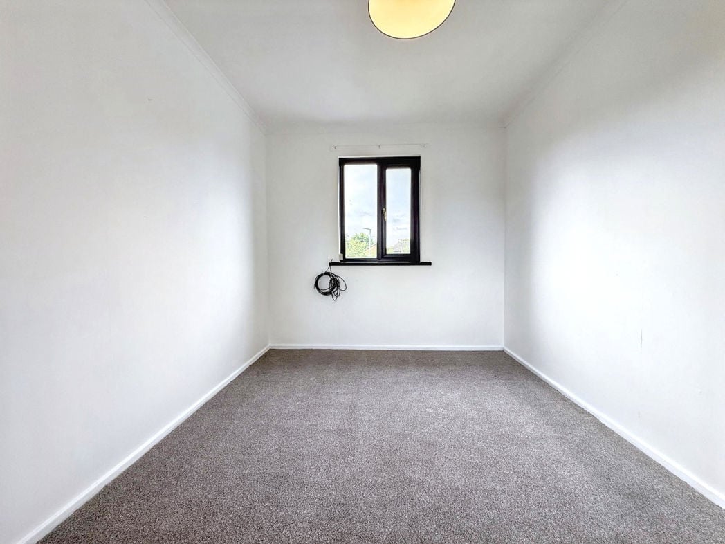 Property image 8 of 16