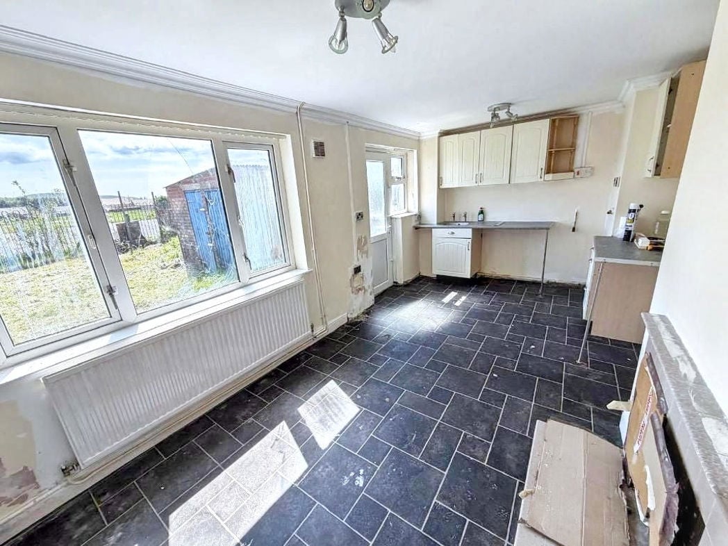 Property image 2 of 11