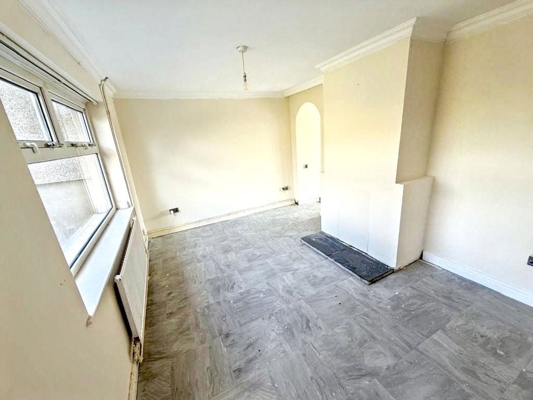 Property image 3 of 11