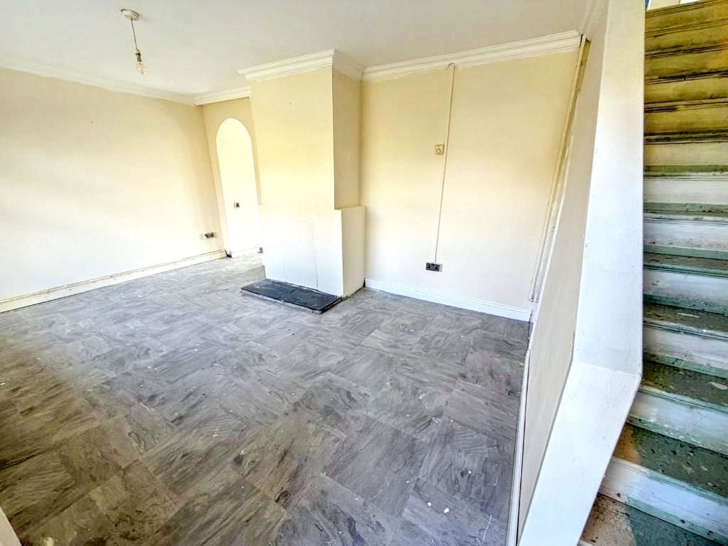 Property image 5 of 11