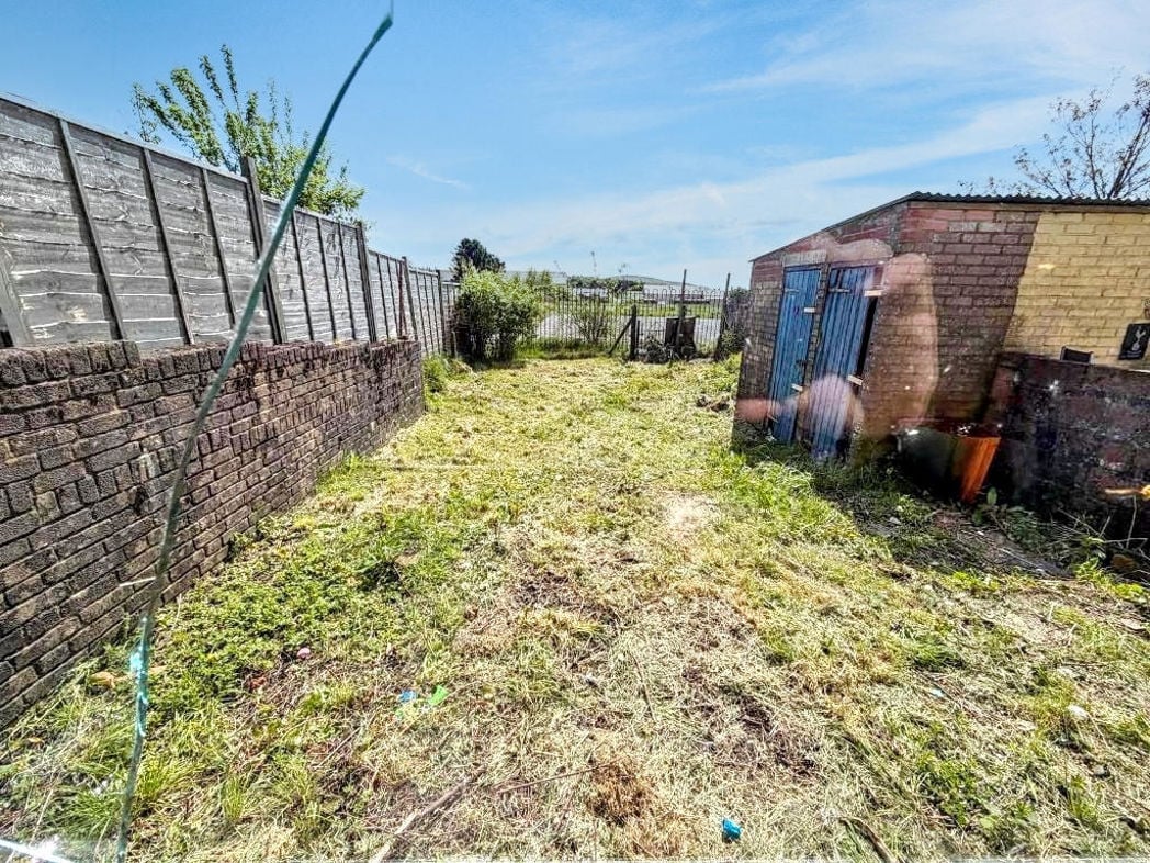 Property image 10 of 11