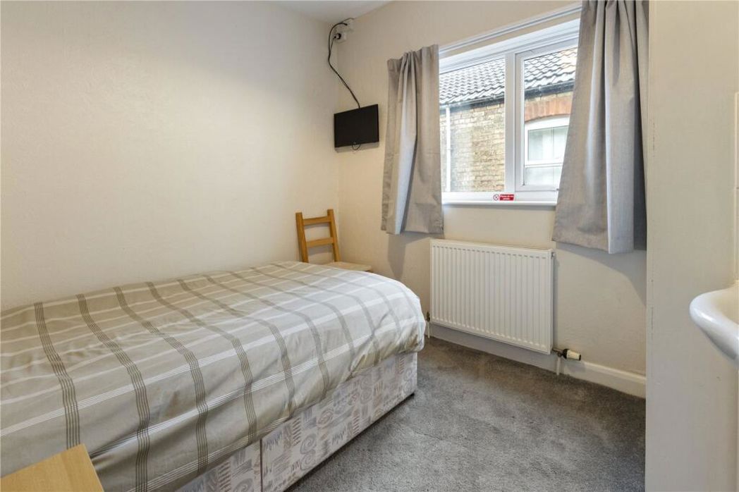Property image 12 of 28