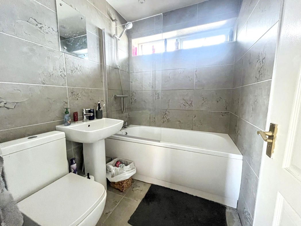 Property image 7 of 7
