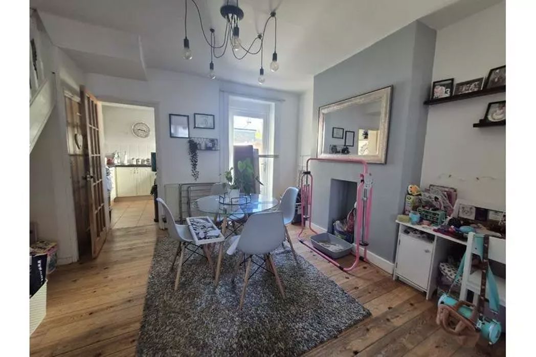 Property image 3 of 11