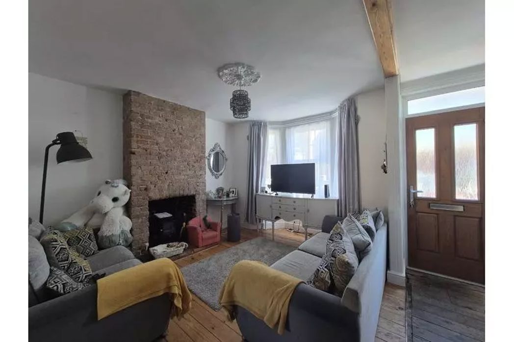 Property image 2 of 11