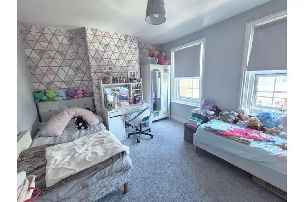 Property image 5 of 11