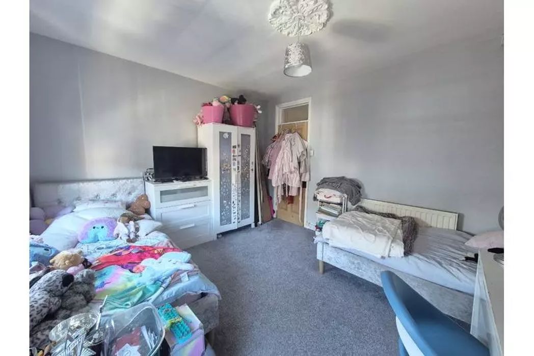 Property image 7 of 11