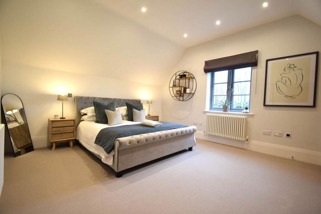 Property image 11 of 19