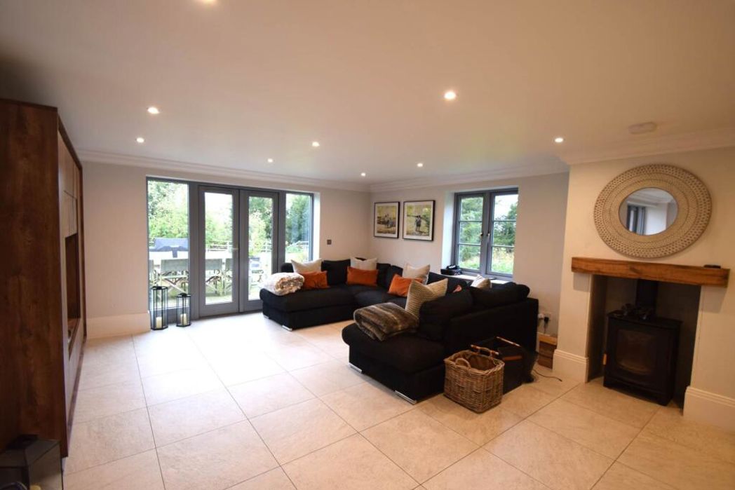 Property image 7 of 19