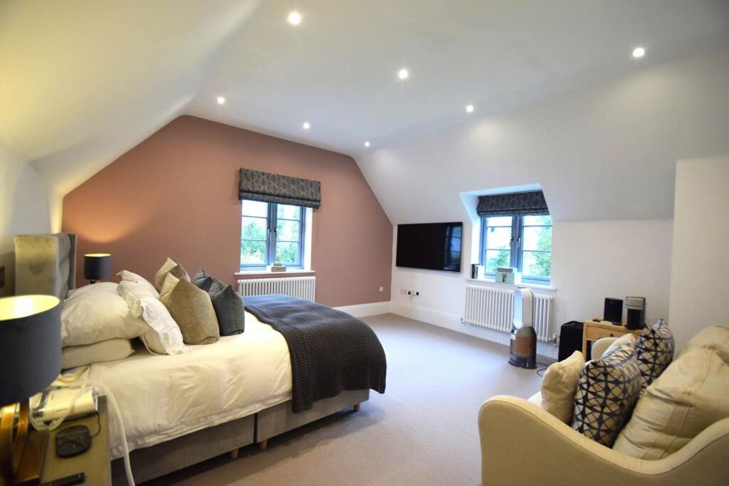 Property image 12 of 19
