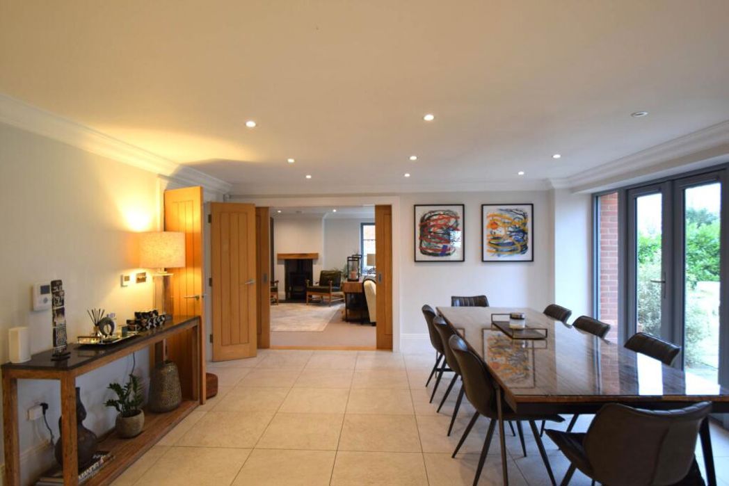 Property image 8 of 19