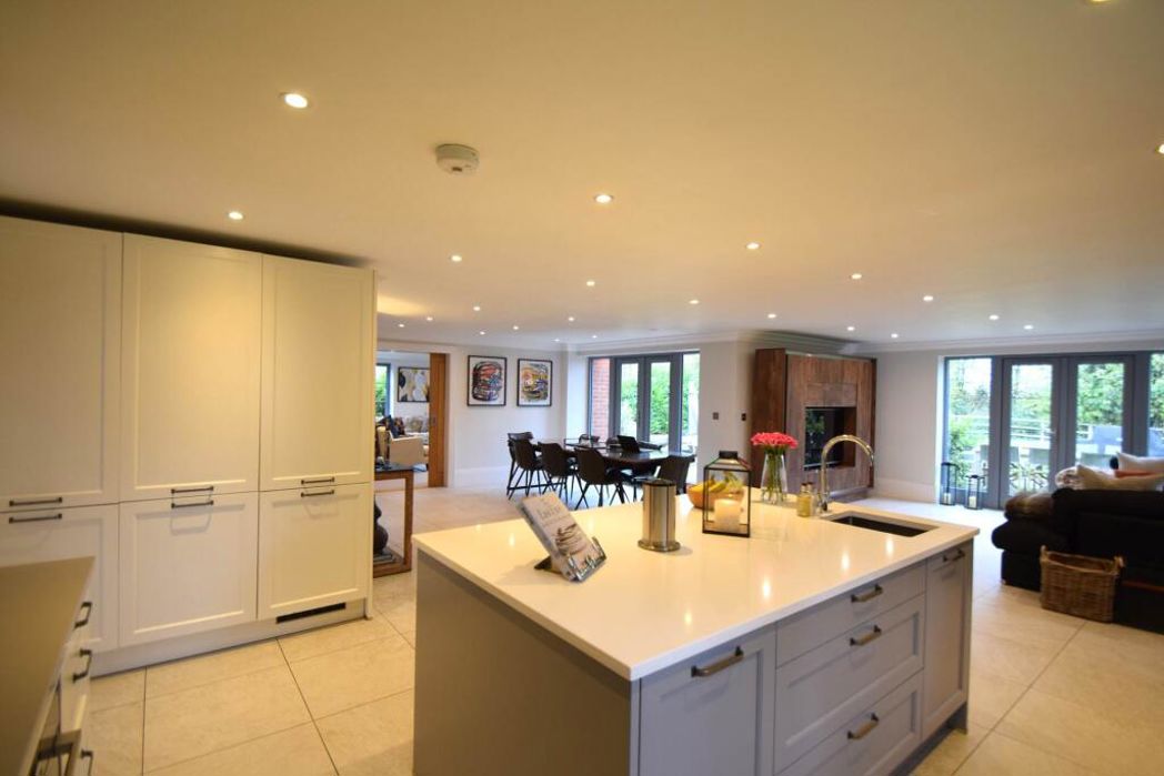 Property image 2 of 19