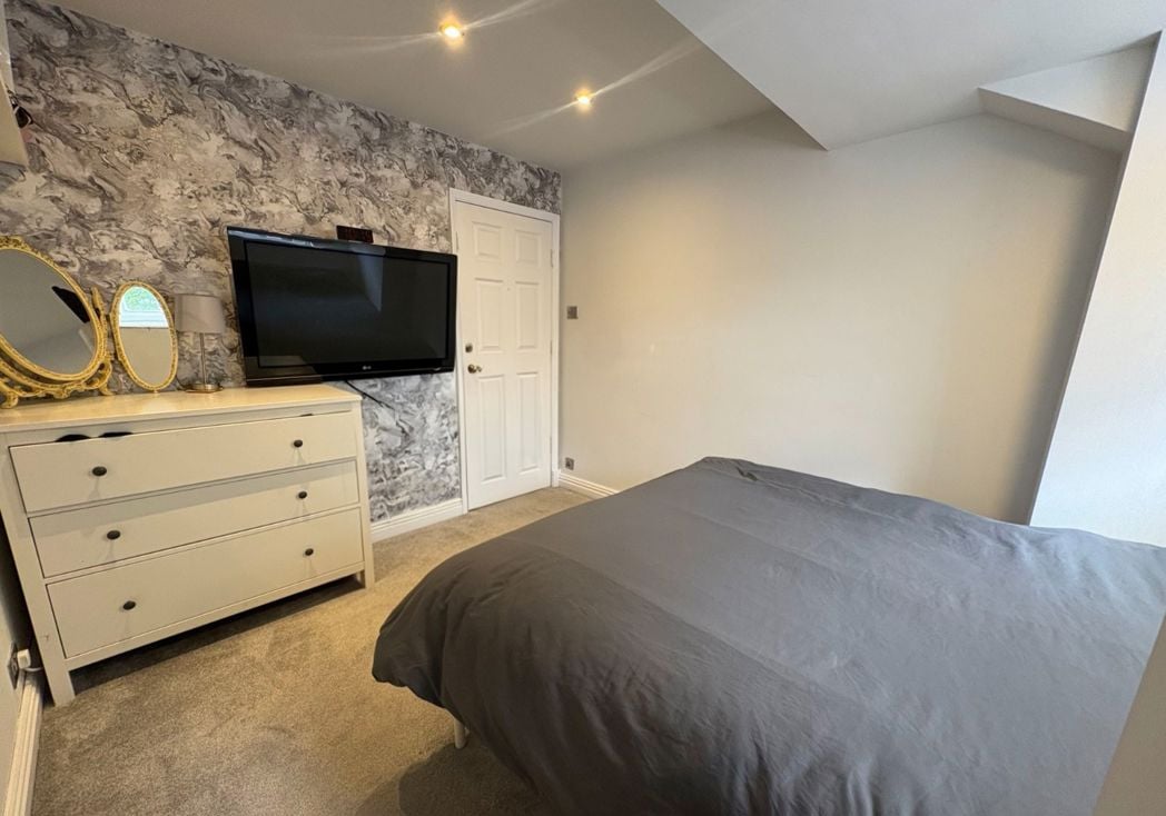 Property image 11 of 22