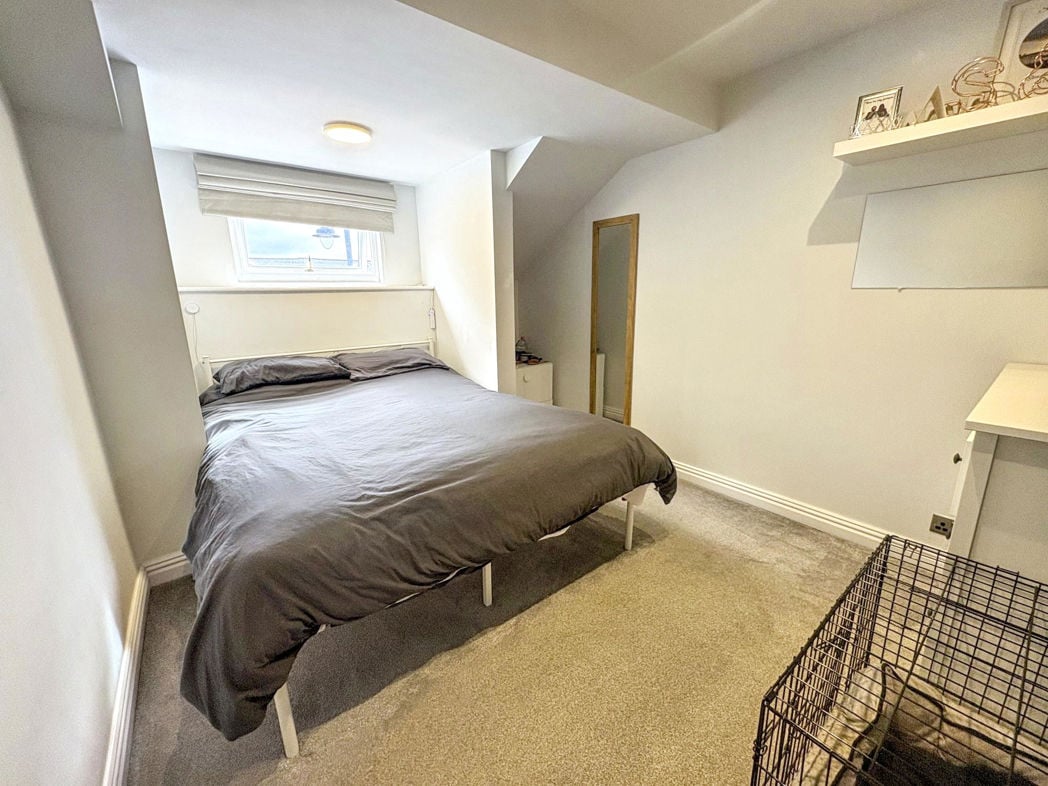 Property image 12 of 22