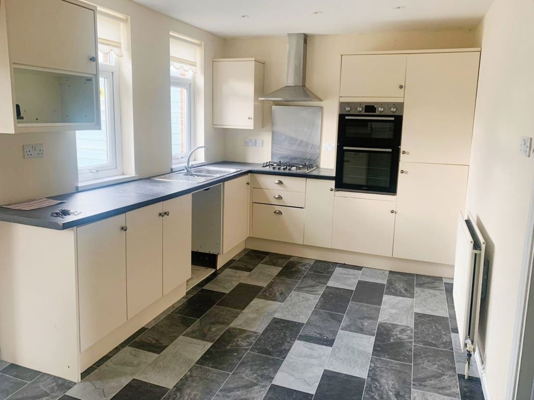Property image 2 of 10