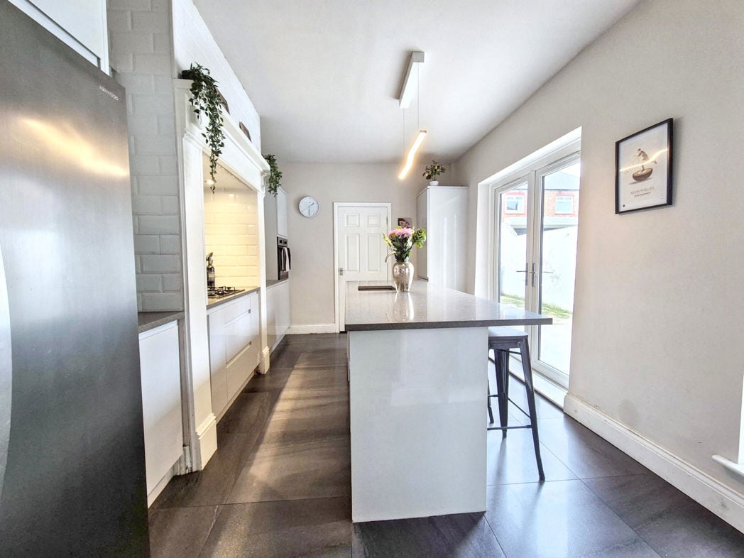 Property image 10 of 25