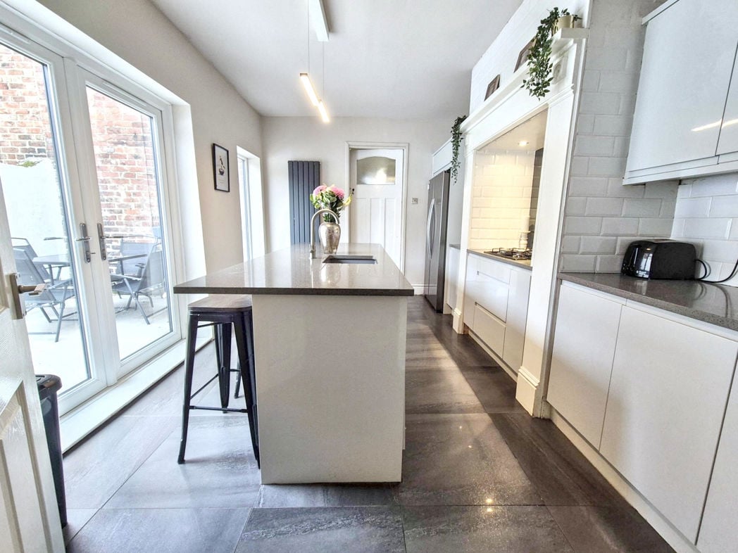 Property image 11 of 25